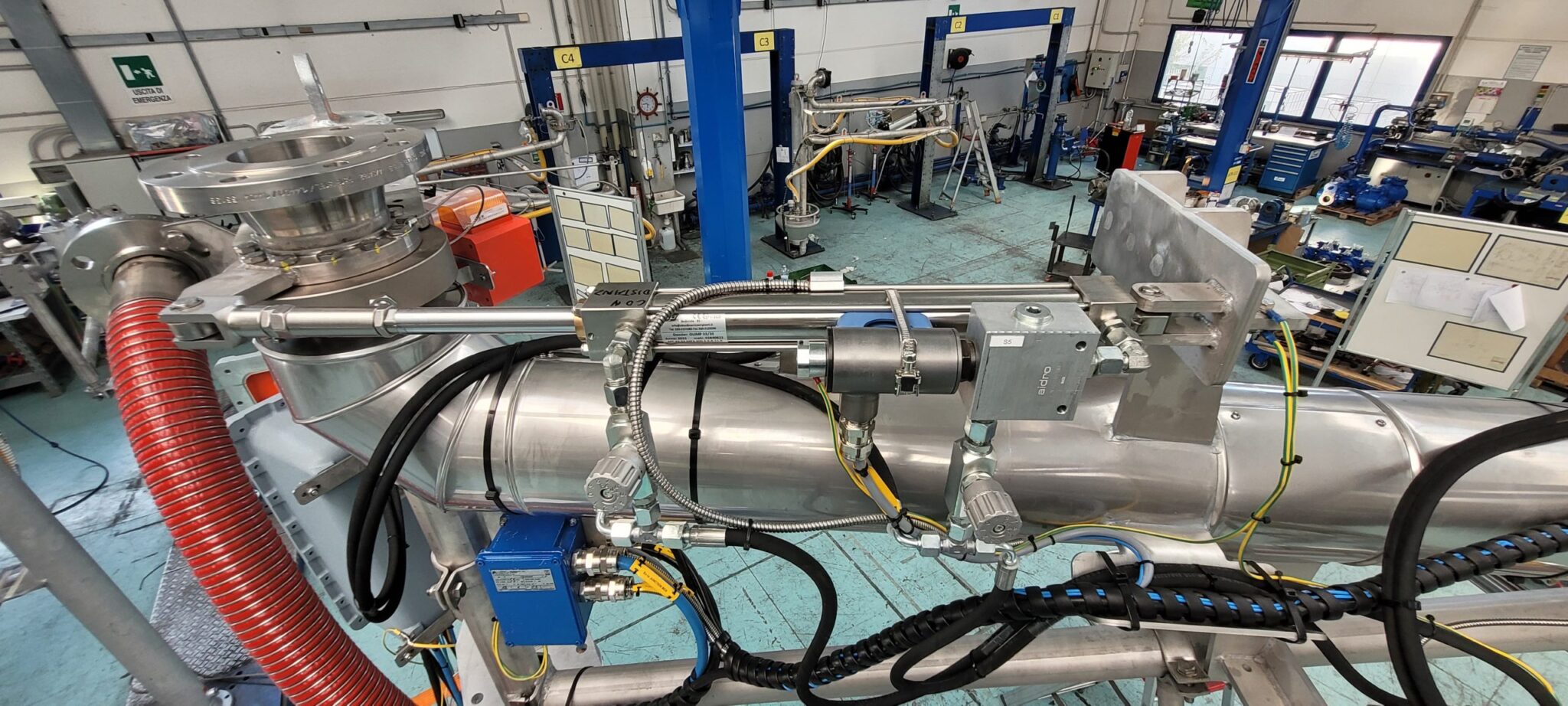 Semi-automatic loading arm for tar oil - SABIC