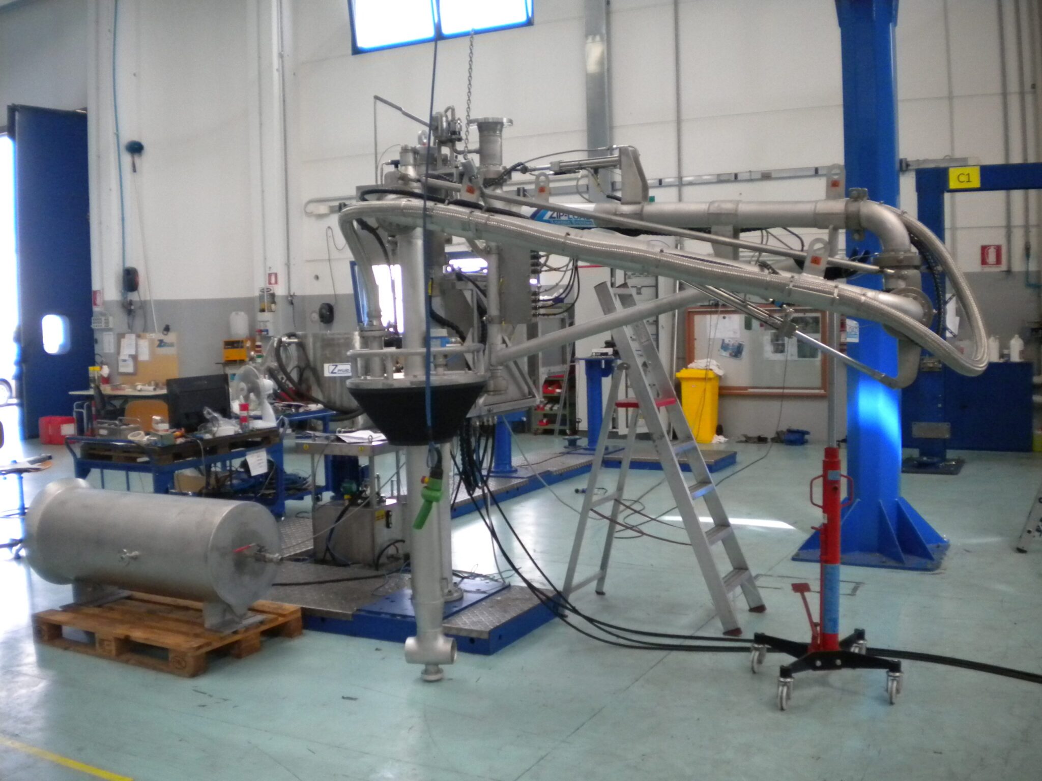 Semi-automatic loading arm for red oil - SABIC