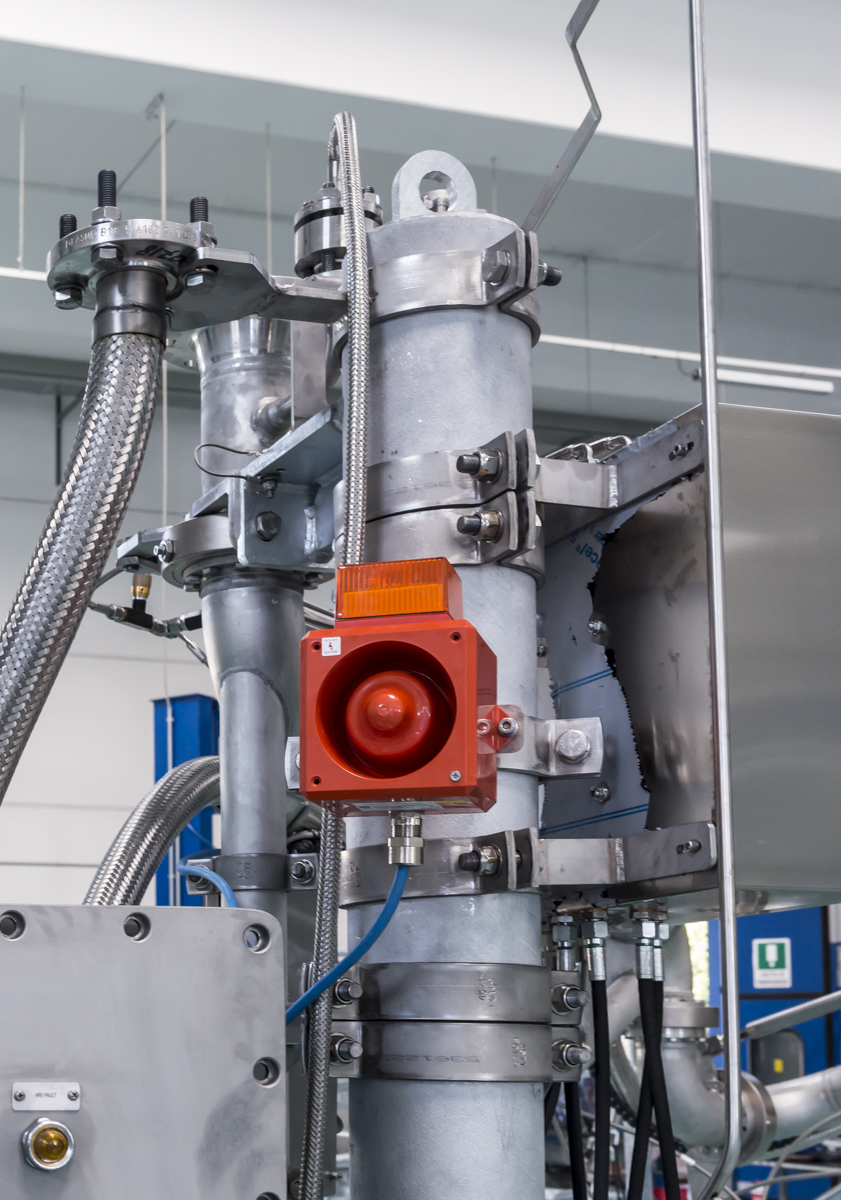 Semi-automatic loading arm for red oil - SABIC